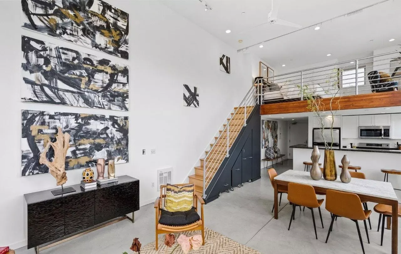 1 bd · 2 ba · 967 sqft floor plan