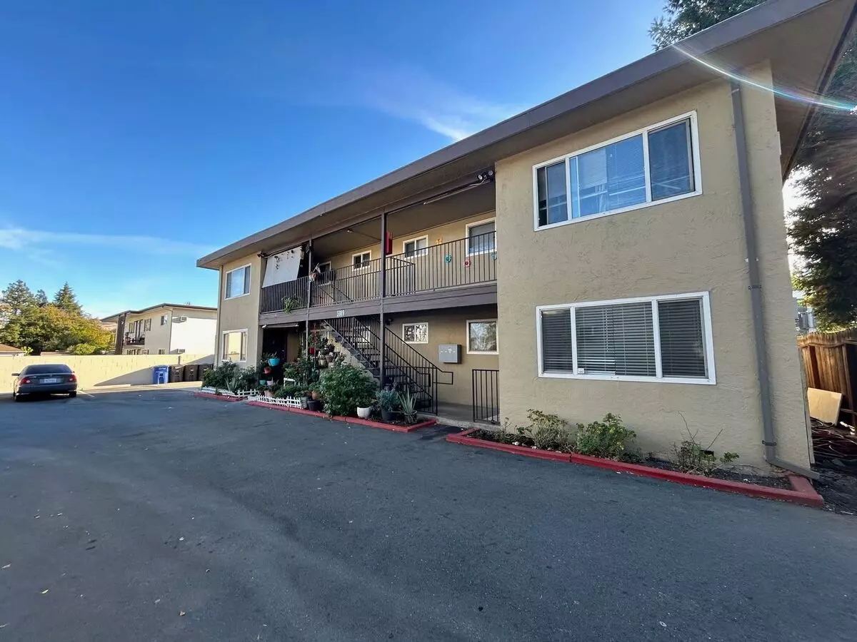 2 Beds • 1 Bath 4 floor plan