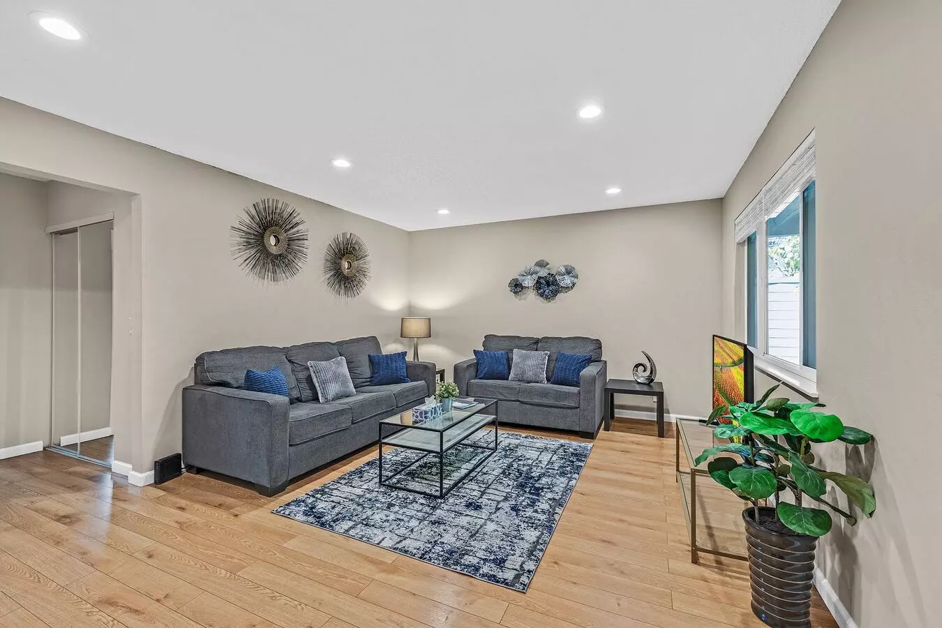 1 Bed • 1 Bath 3 floor plan