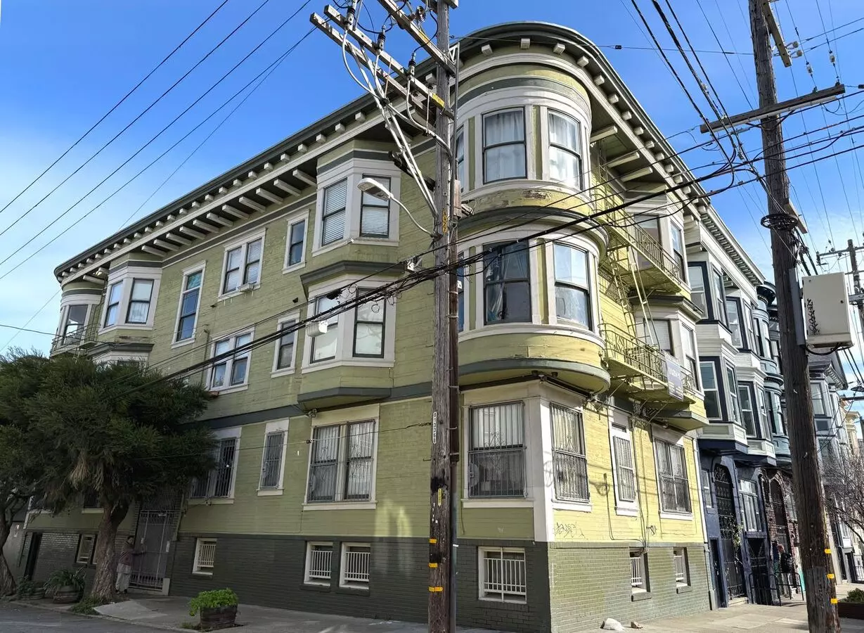 1 Bed • 1 Bath 8 floor plan