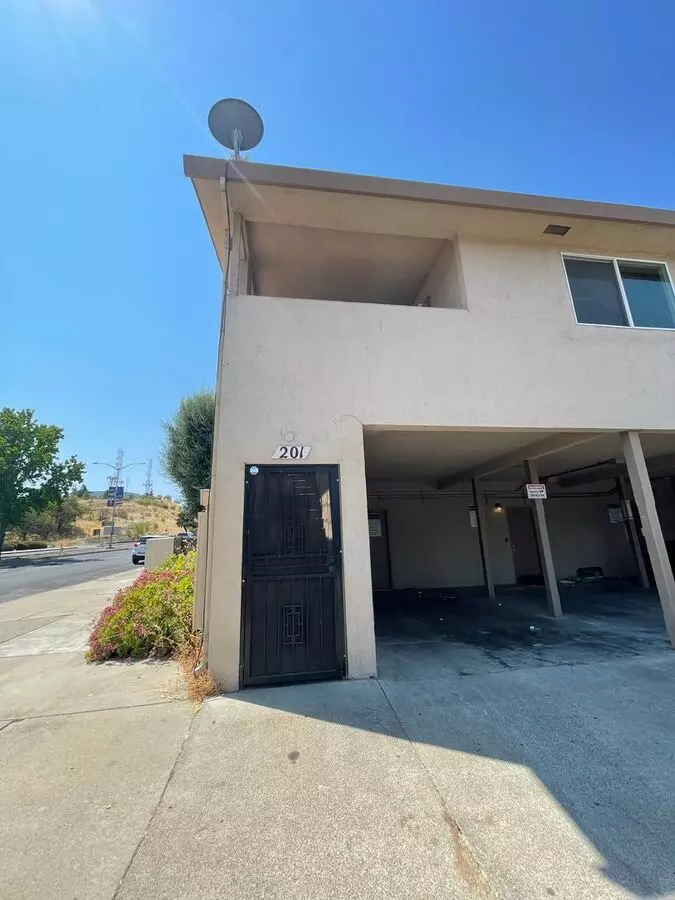 2 Beds • 1 Bath floor plan
