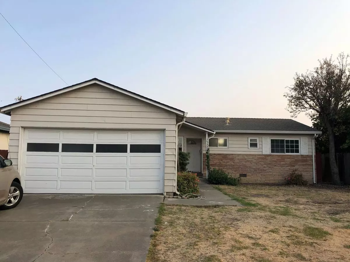 3 Beds • 2 Bath floor plan