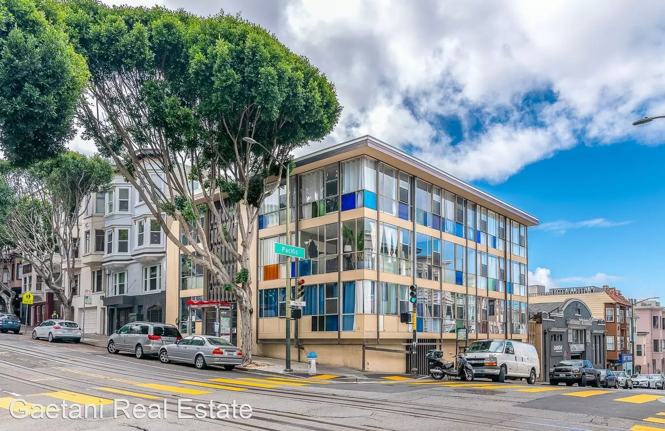 2 Beds • 1 Bath 23 floor plan