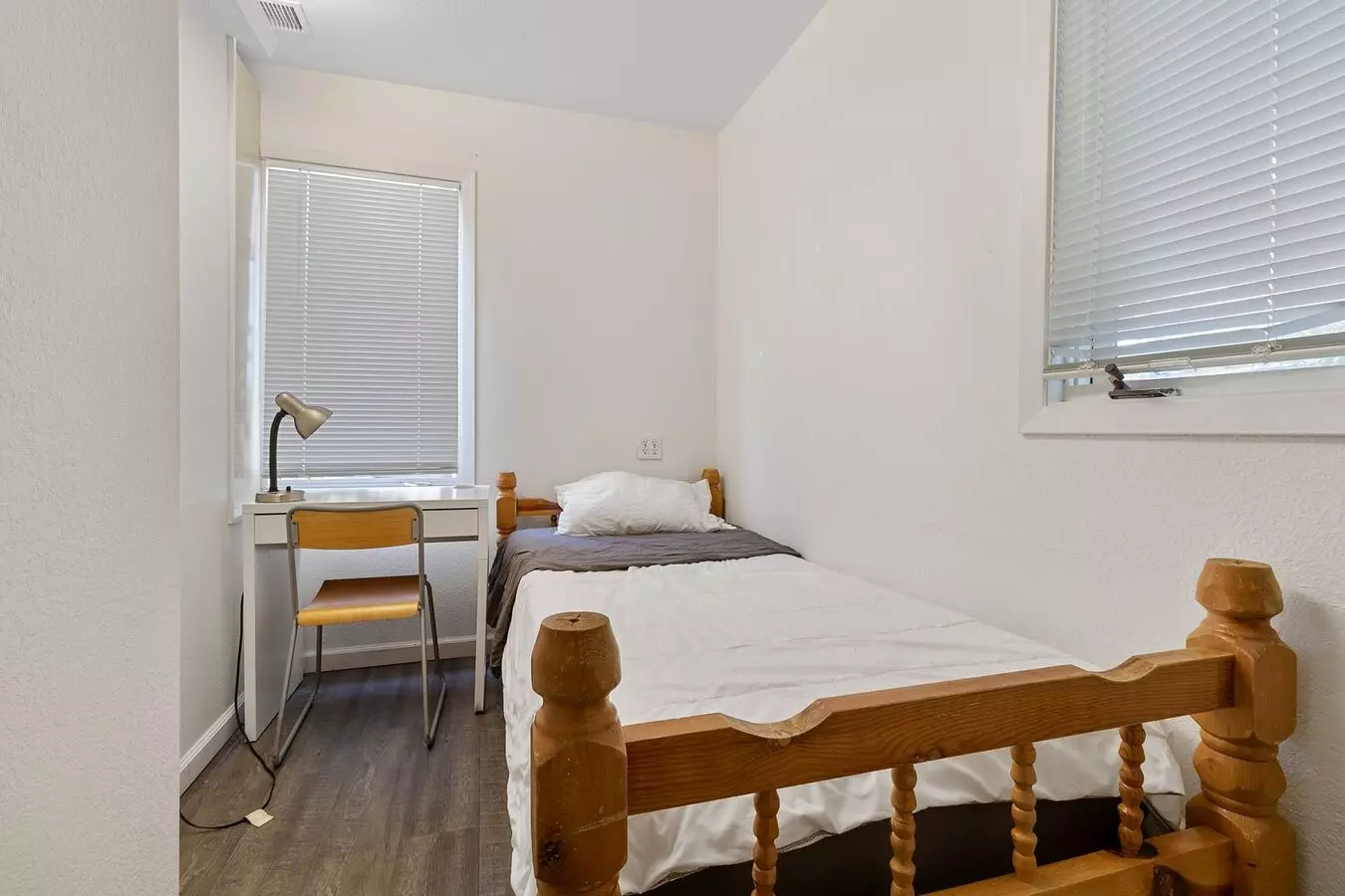 1 Bed • 1 Bath 11B floor plan