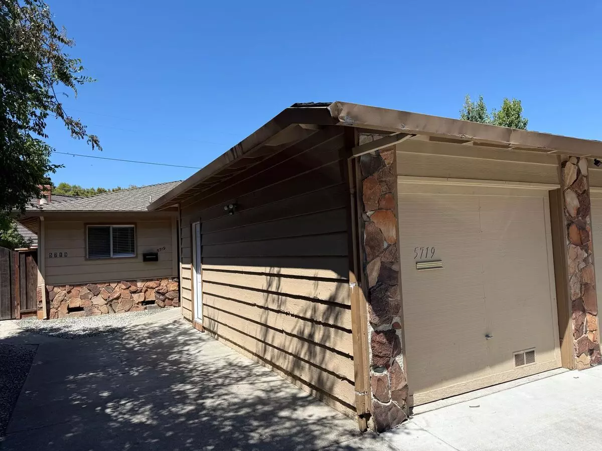3 Beds • 2 Bath floor plan
