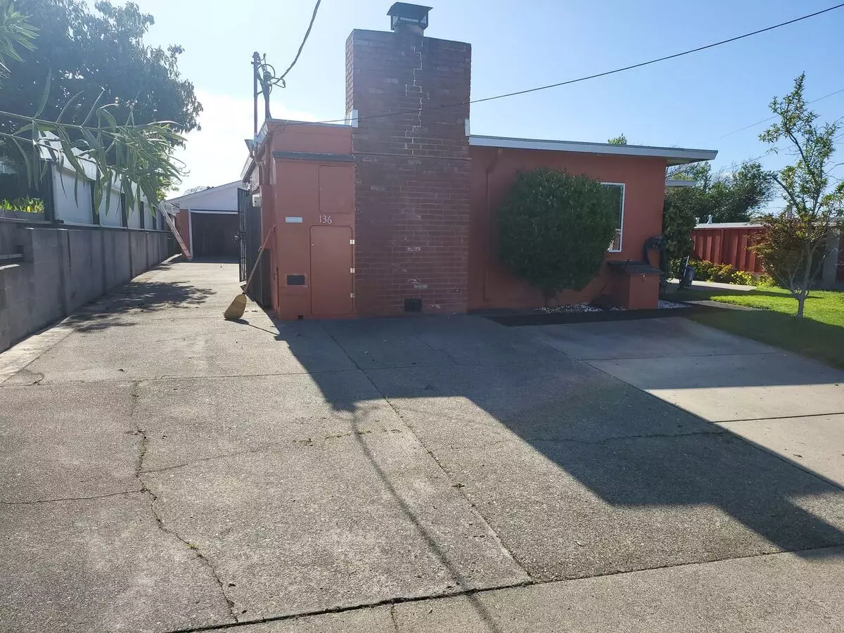 4 Beds • 2 Bath - floor plan