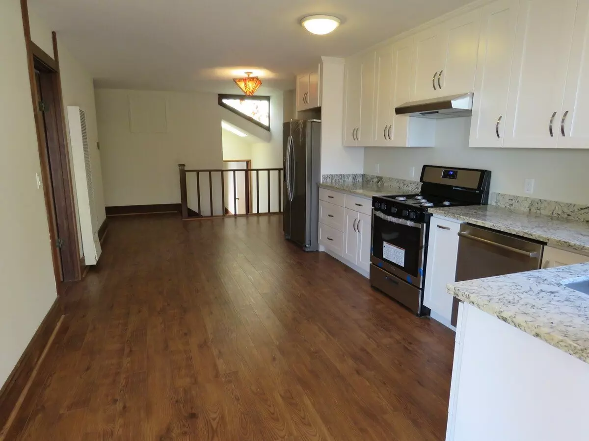 3 Beds • 2 Bath floor plan