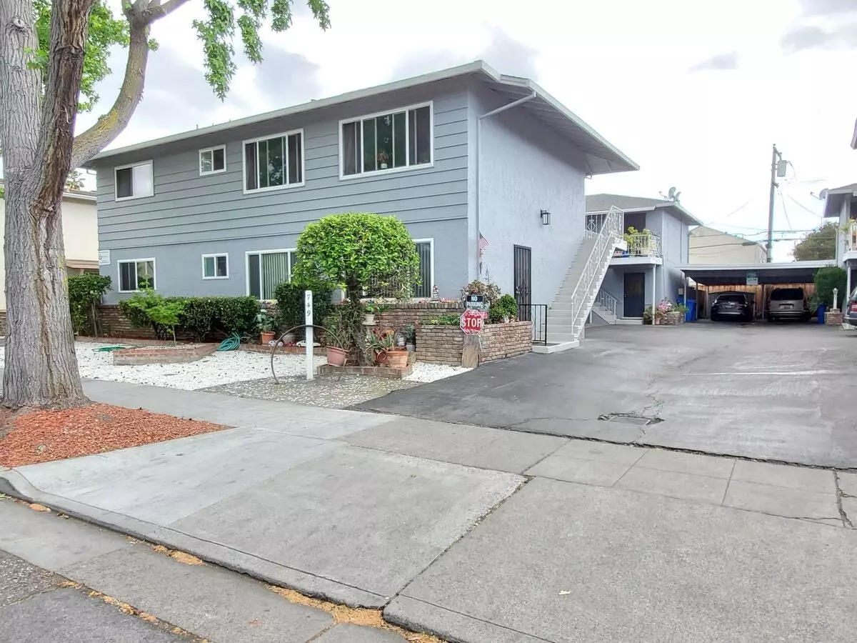 2 Beds • 1 Bath floor plan