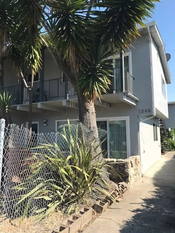 2 Beds • 1 Bath 1246-2 floor plan