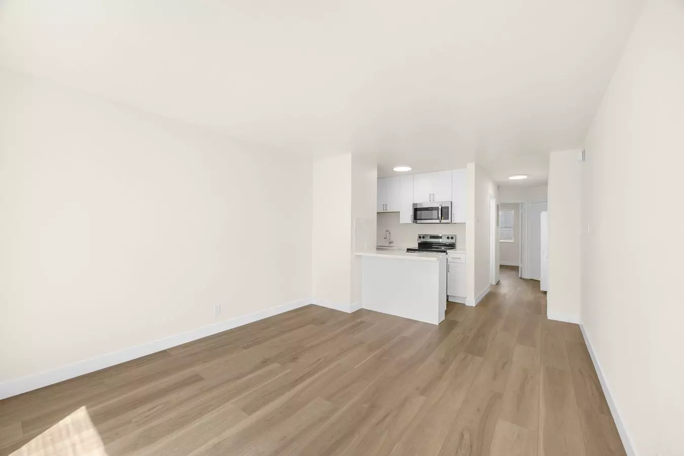 1 Bed • 1 Bath 06 floor plan