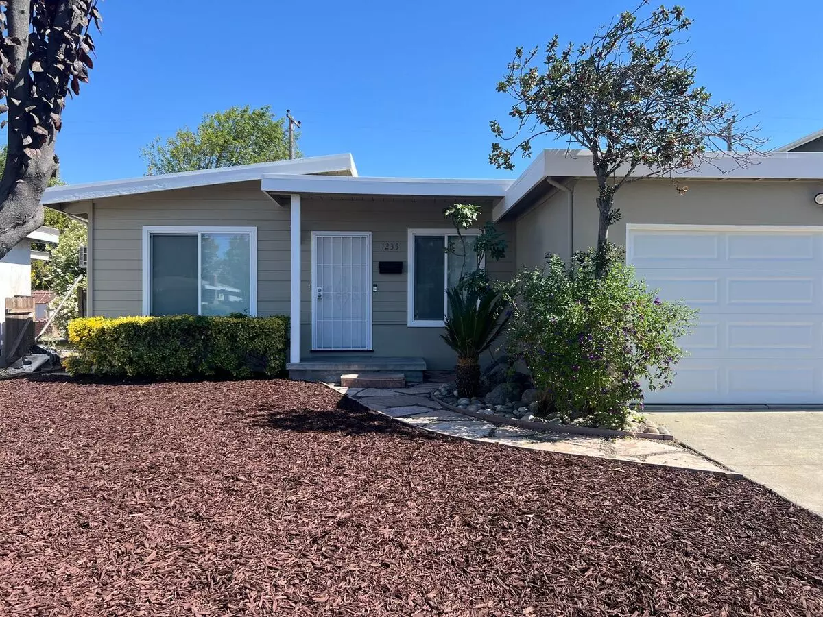 3 Beds • 1 Bath floor plan