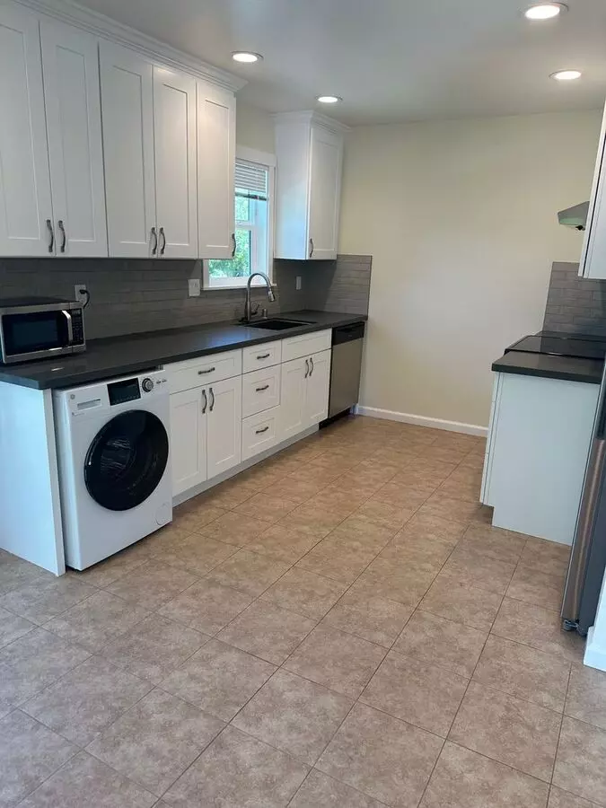 2 Beds • 1 Bath floor plan