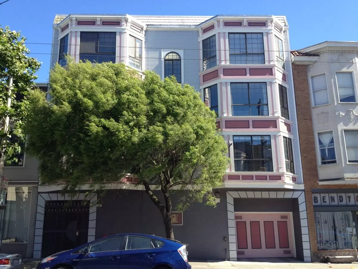 1 Bed • 1 Bath 3 floor plan