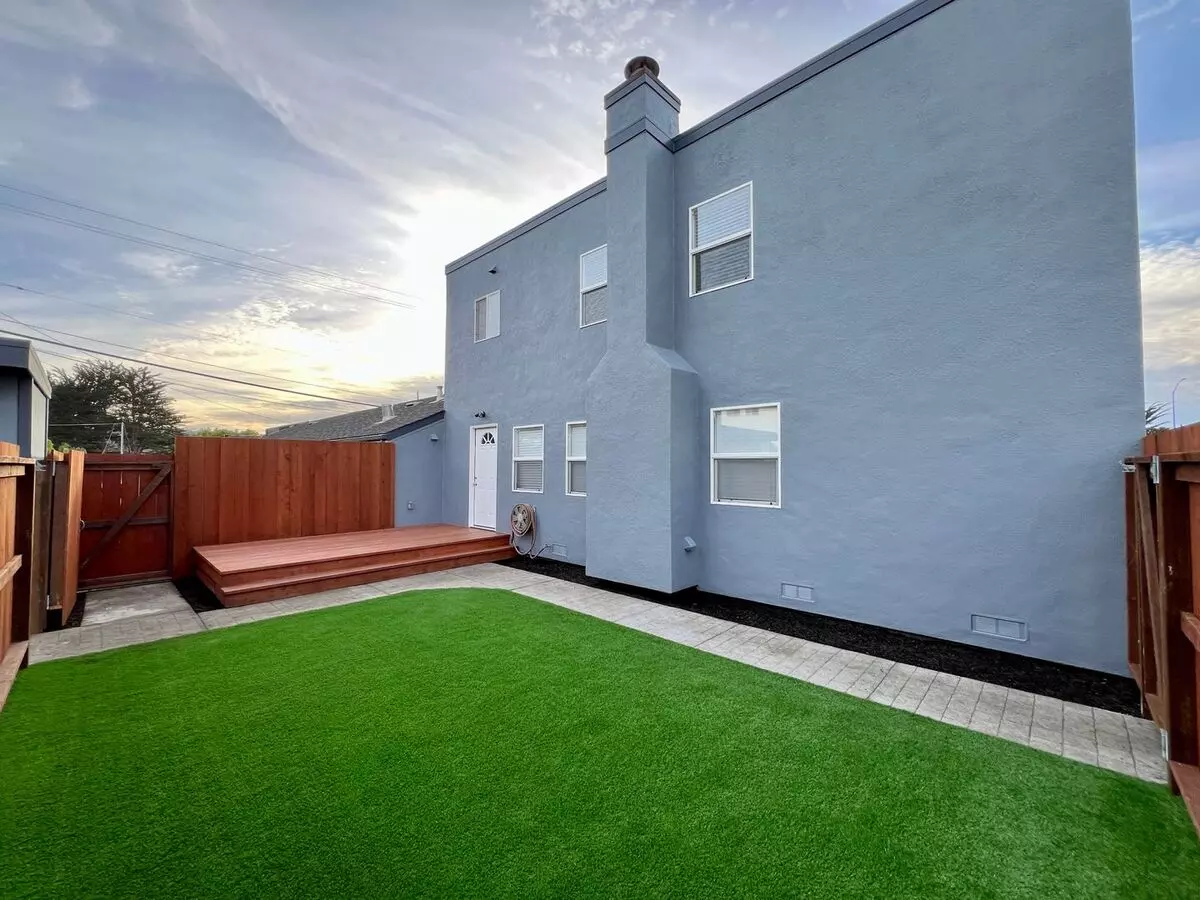 3 Beds • 2 Bath floor plan