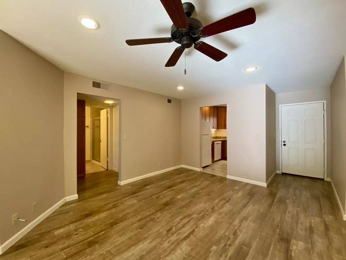 2BR/1BA floor plan