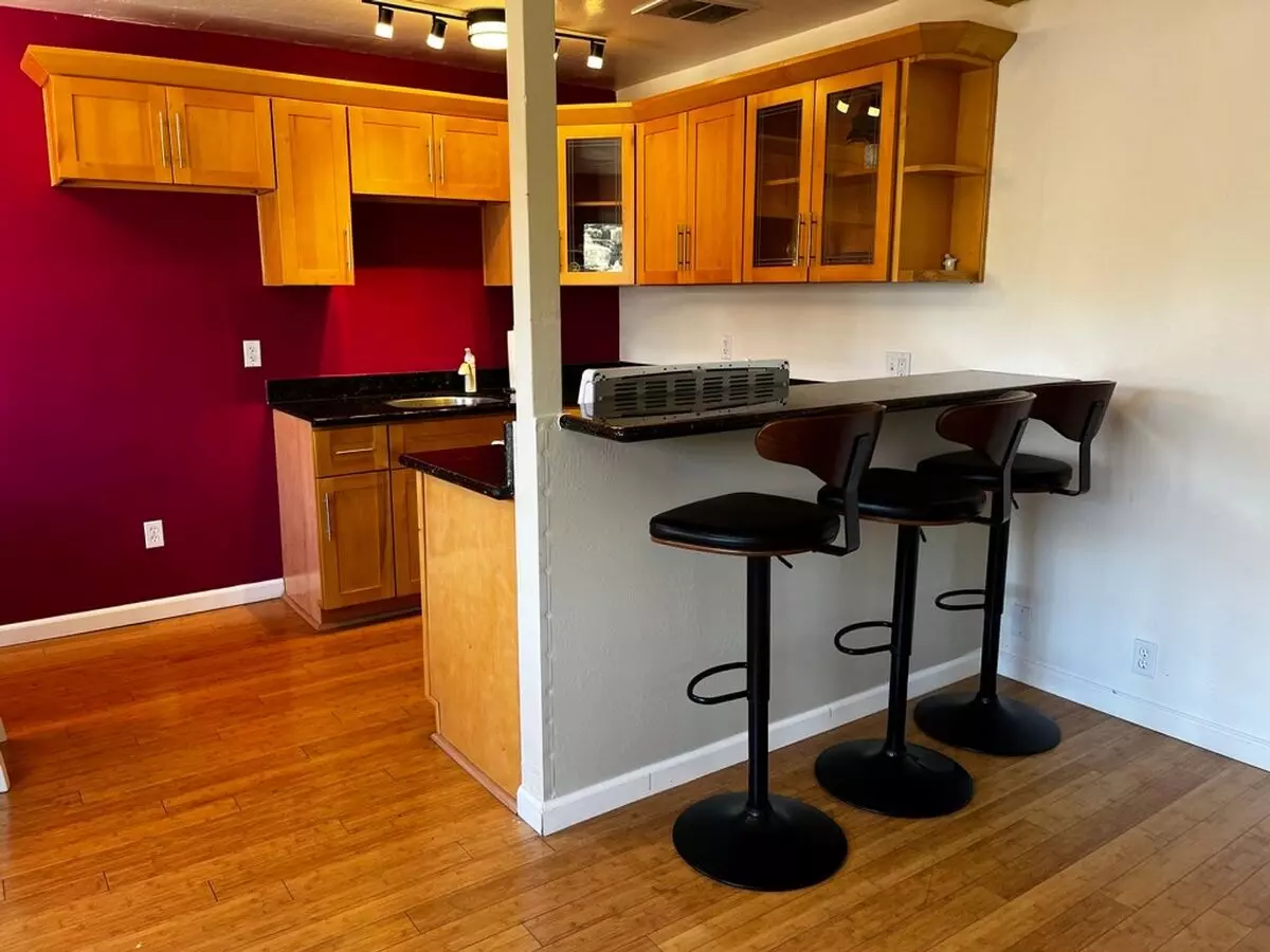 2 Beds • 1 Bath B floor plan