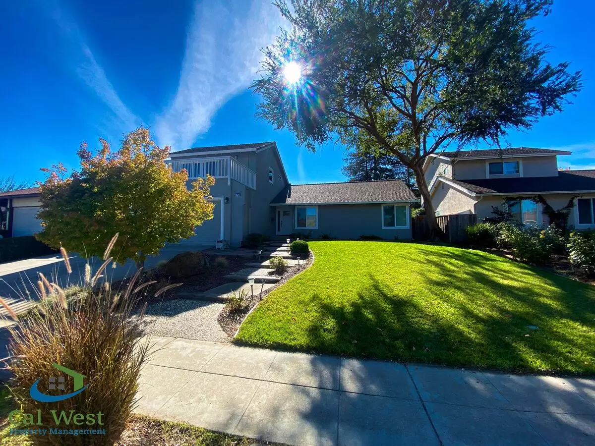 4 Beds • 3 Bath floor plan