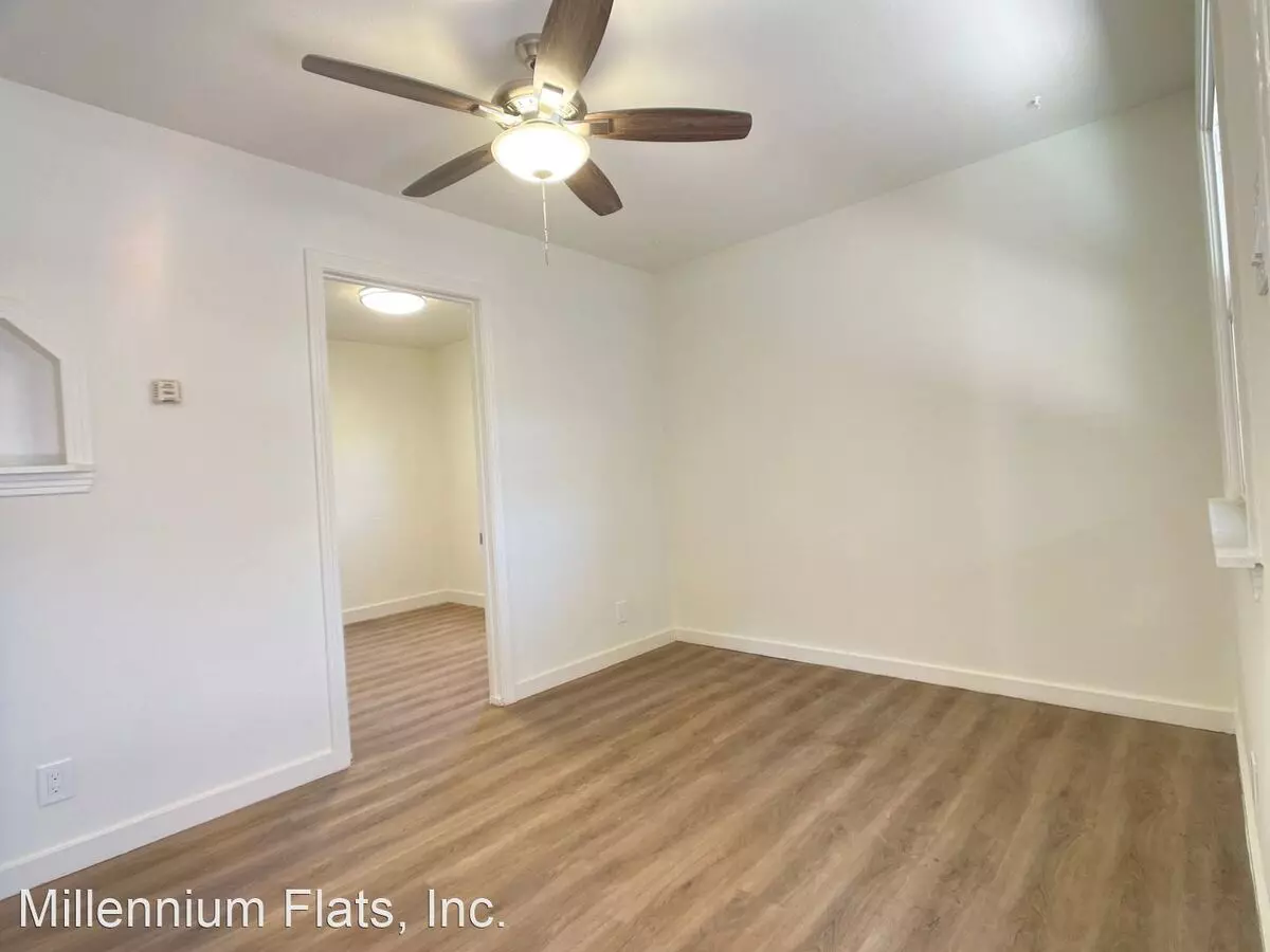 2 Beds • 1 Bath A floor plan