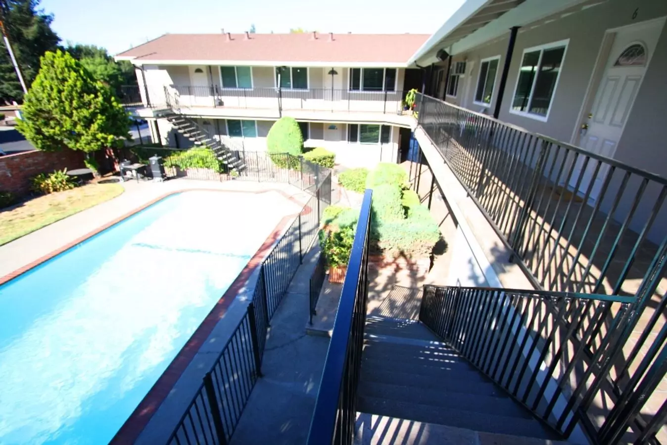 2 Beds • 1 Bath 06 floor plan