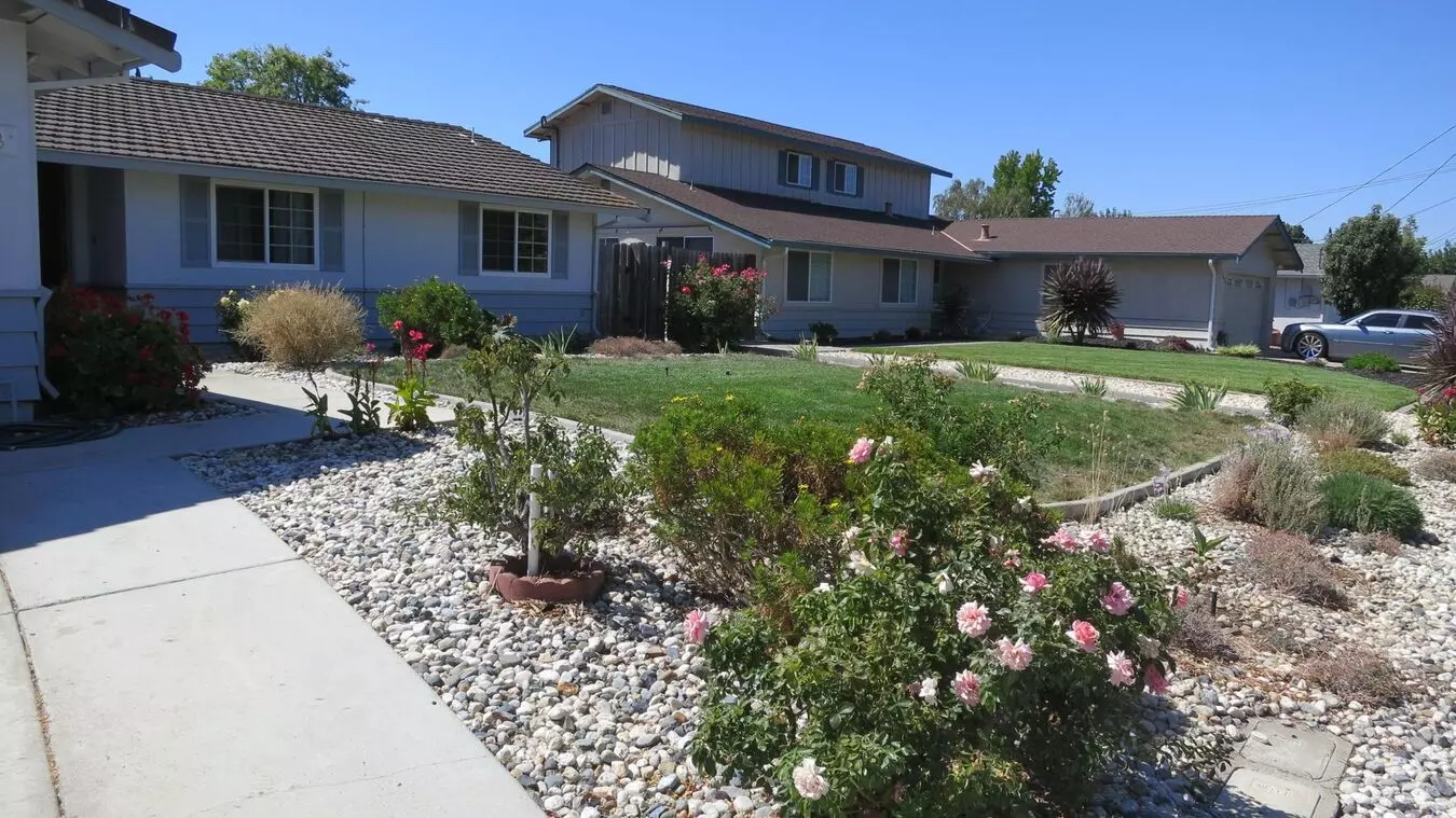 3 Beds • 2 Bath floor plan