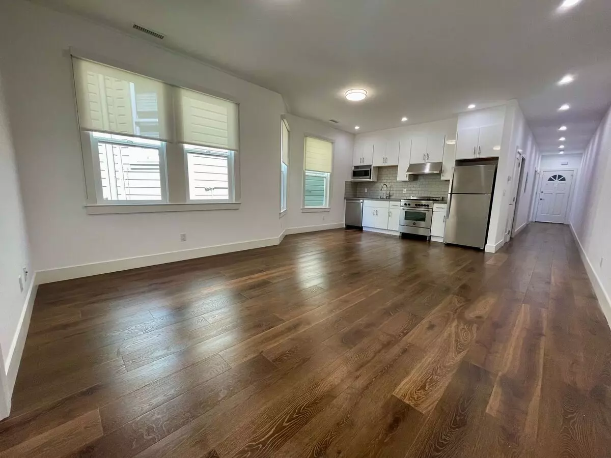 2 Beds • 2 Bath floor plan