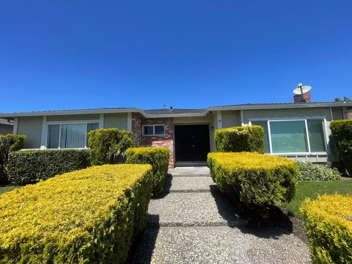 3 Beds • 2 Bath A floor plan