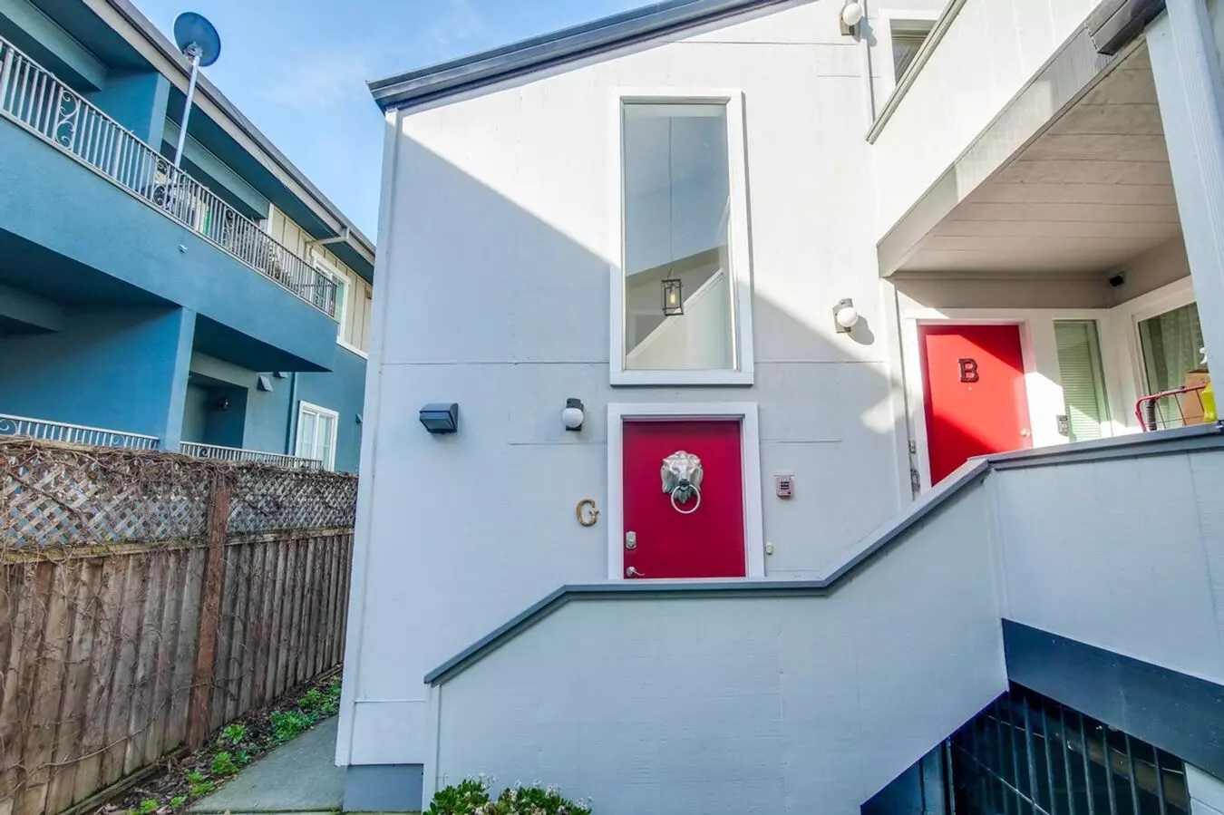 2 Beds • 2 Bath O floor plan