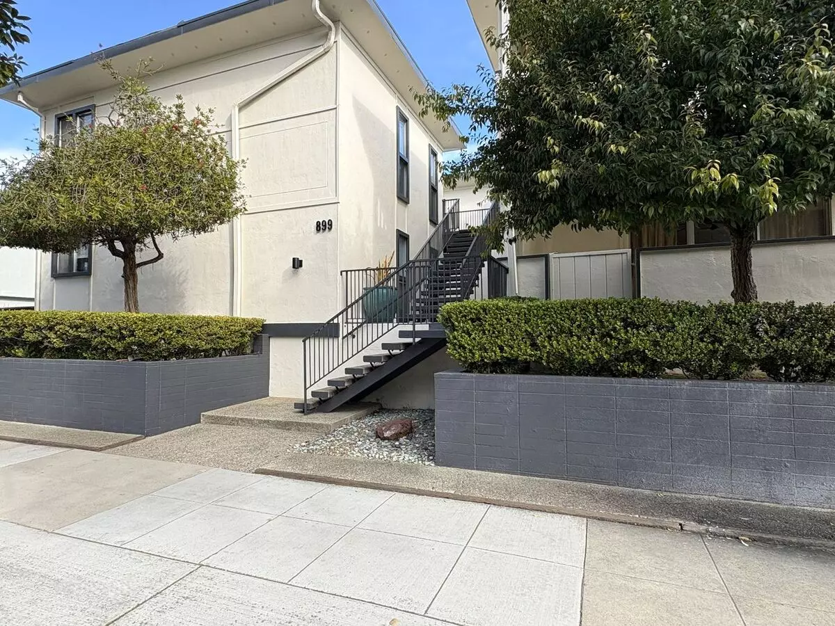 1 Bed • 1 Bath 4 floor plan