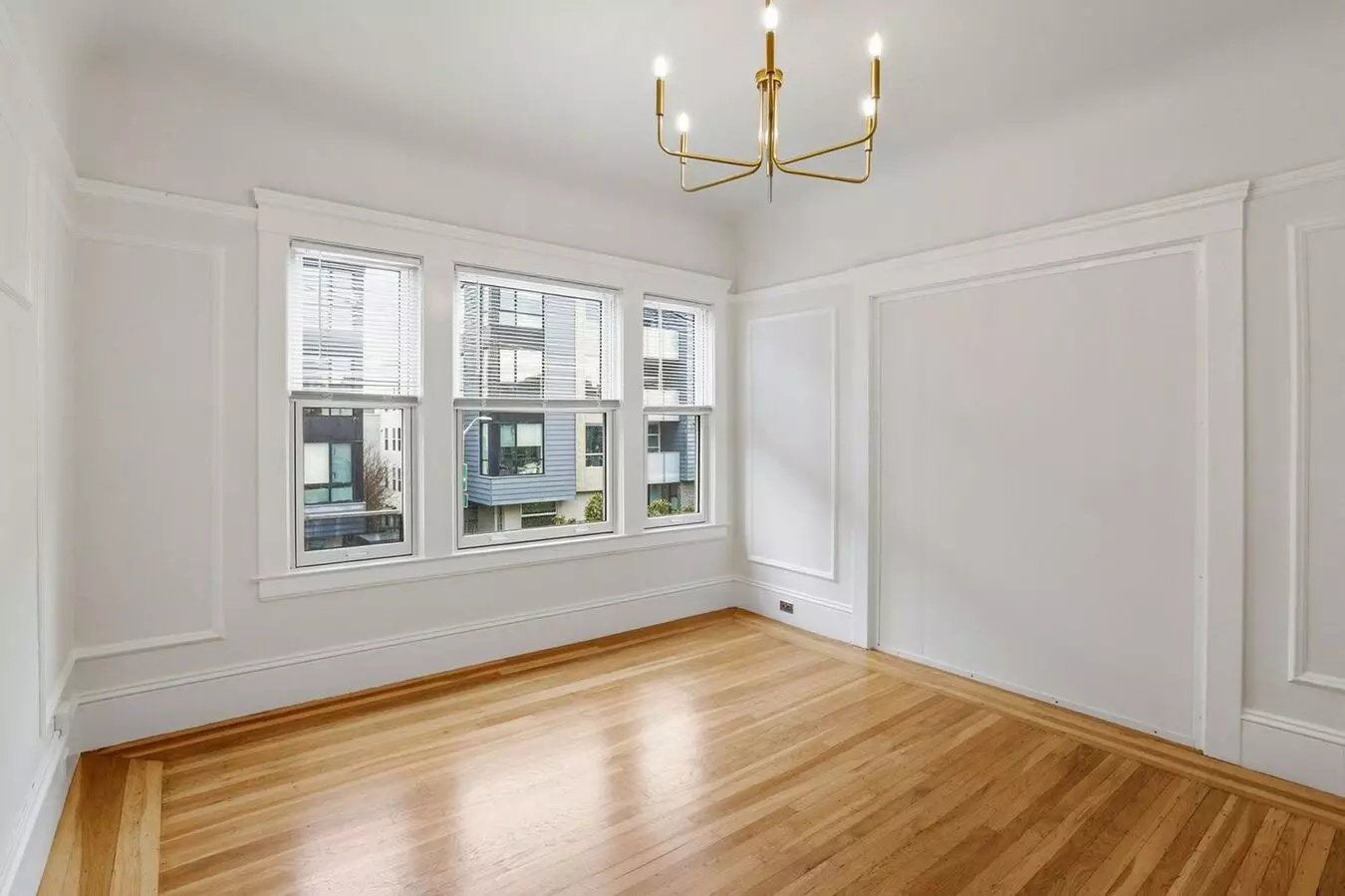2BR/1BA floor plan