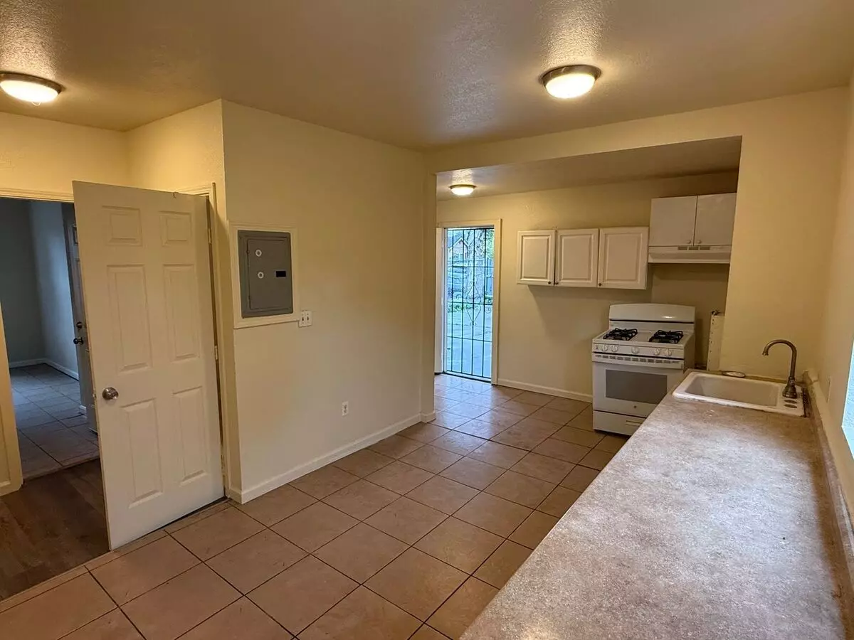 4 Beds • 1 Bath floor plan