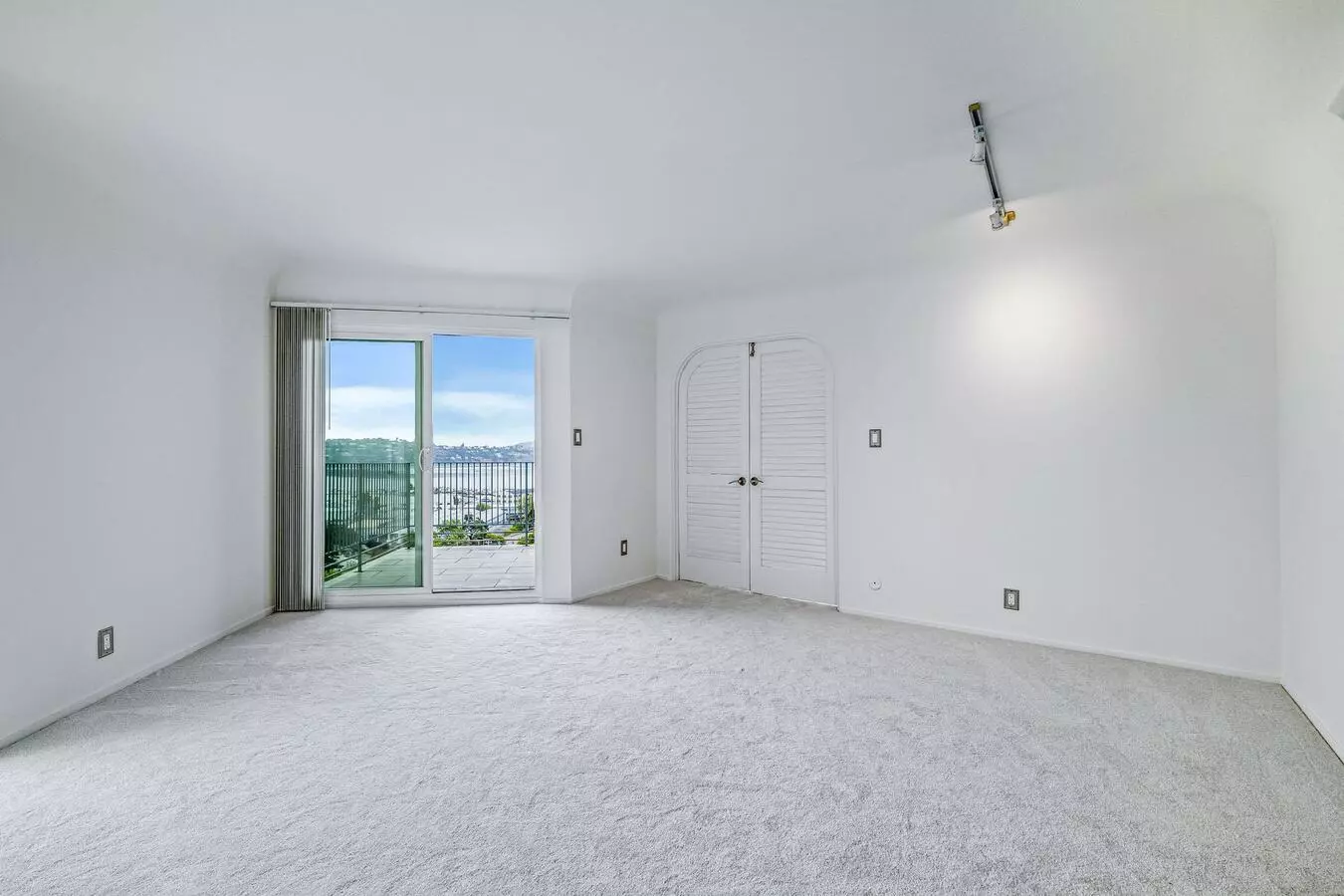 1 Bed • 1 Bath 5-32 floor plan