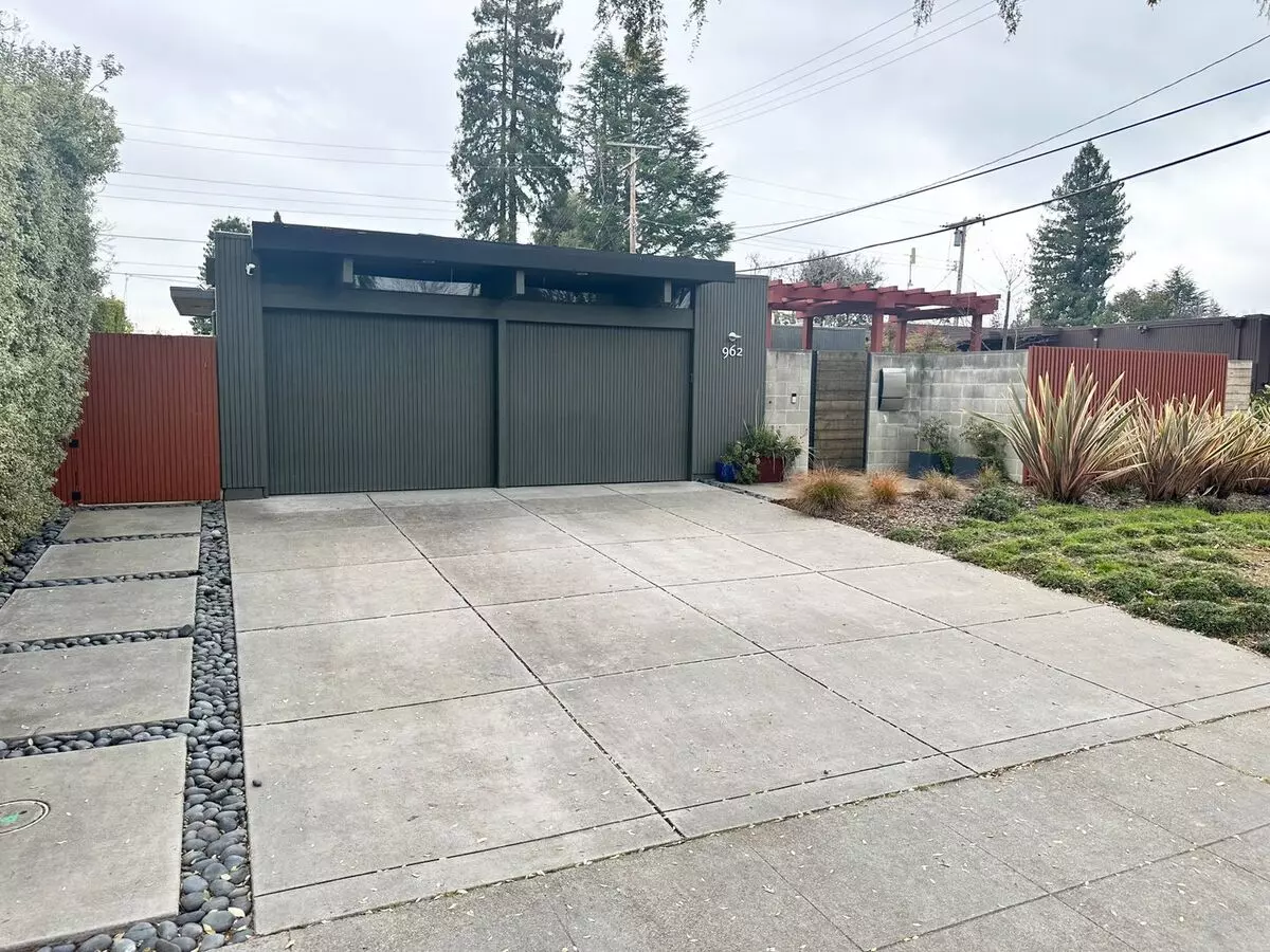 3 Beds • 2 Bath floor plan
