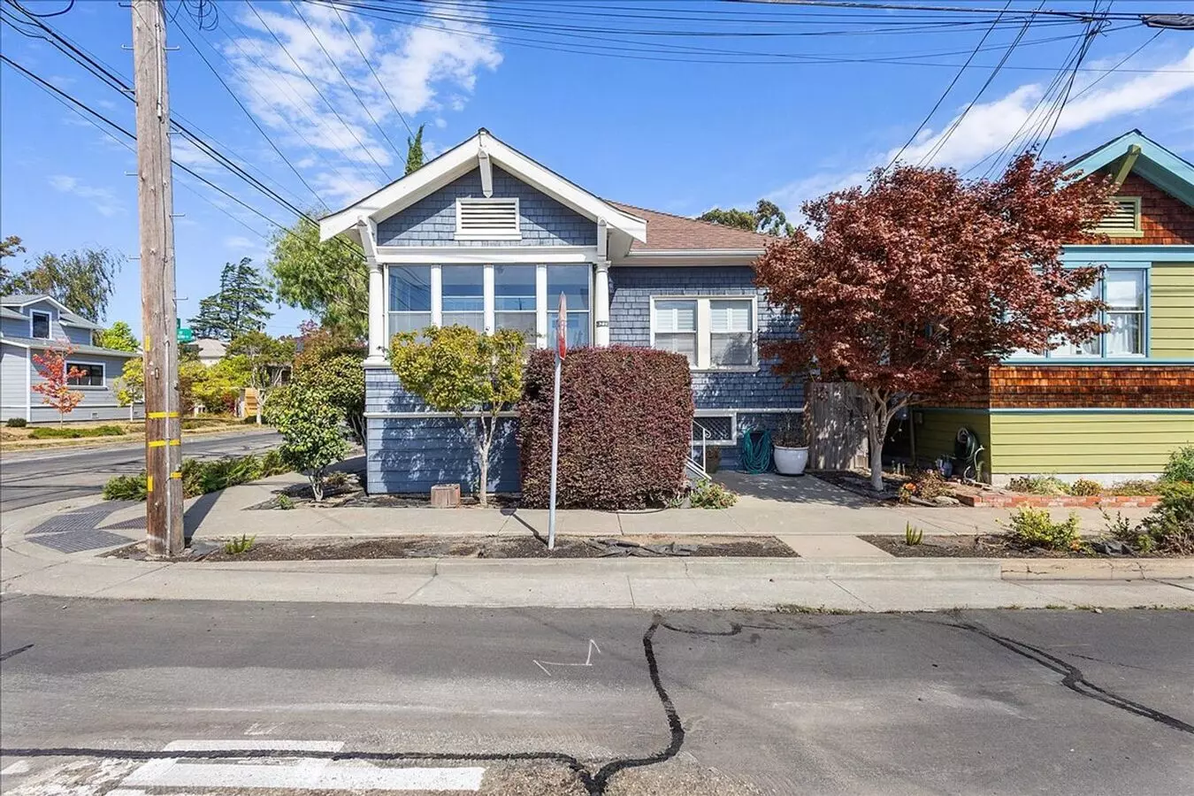 2 Beds • 1 Bath - floor plan