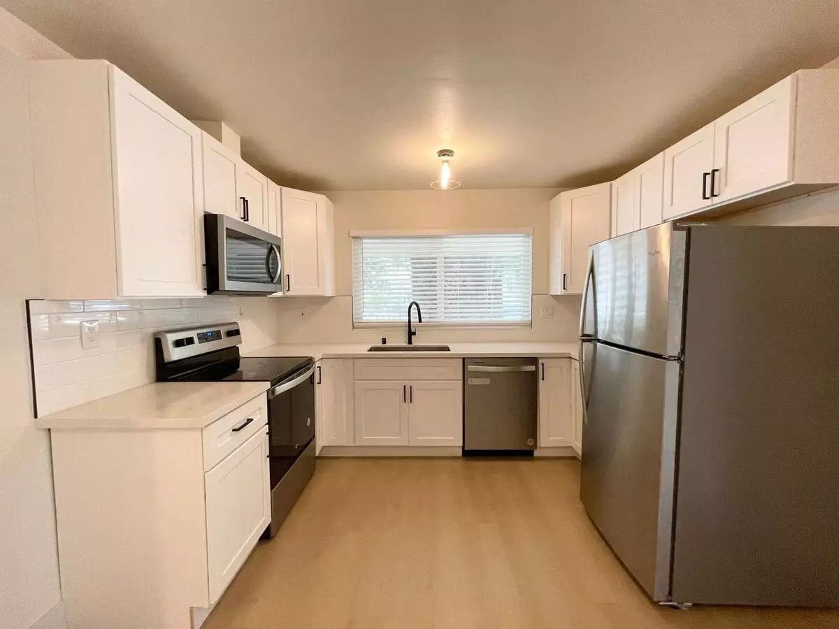 3 Beds • 2 Bath floor plan