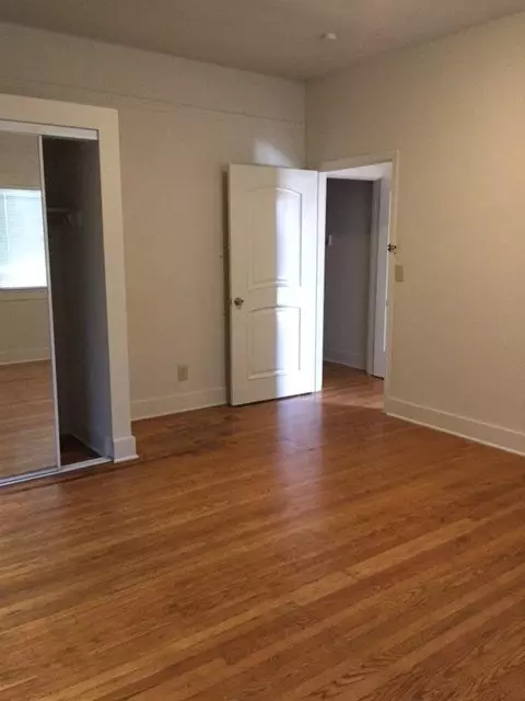 2 Beds • 1 Bath 2456-1 floor plan