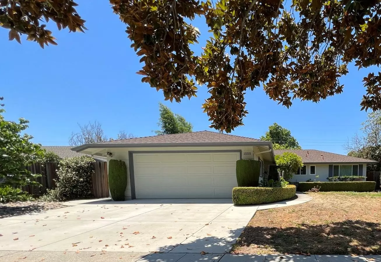 3 Beds • 2 Bath floor plan