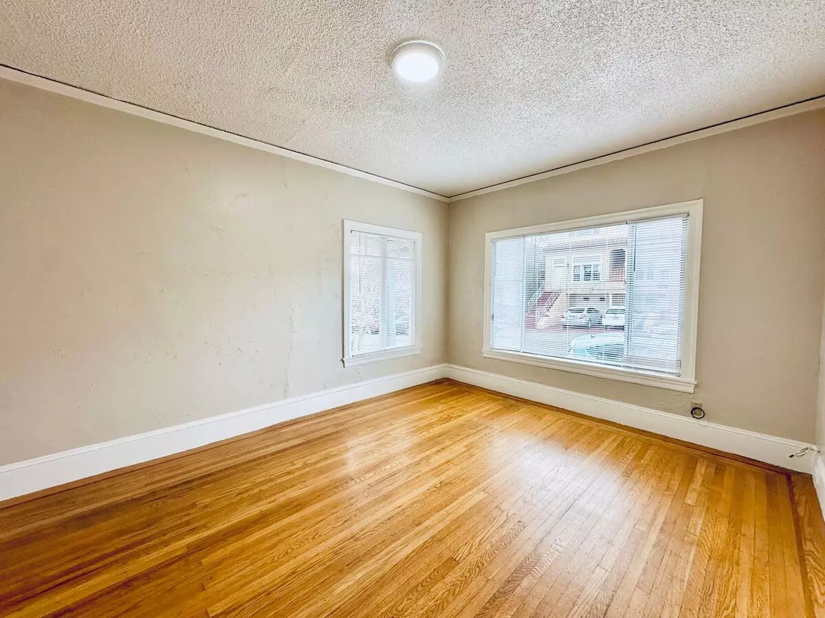 1 Bed • 1 Bath 04 floor plan