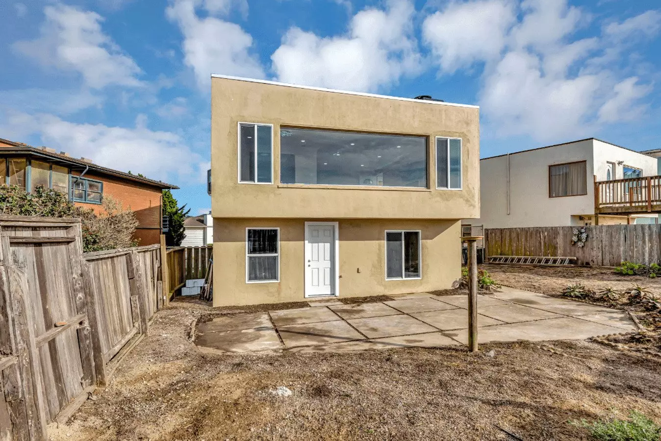 2 Beds • 1 Bath - floor plan