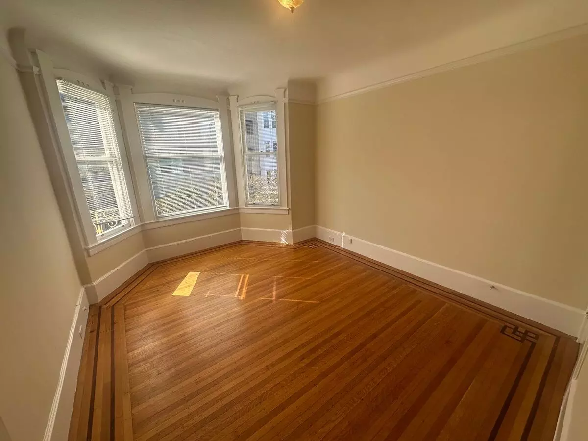 1 Bed • 1 Bath 06 floor plan