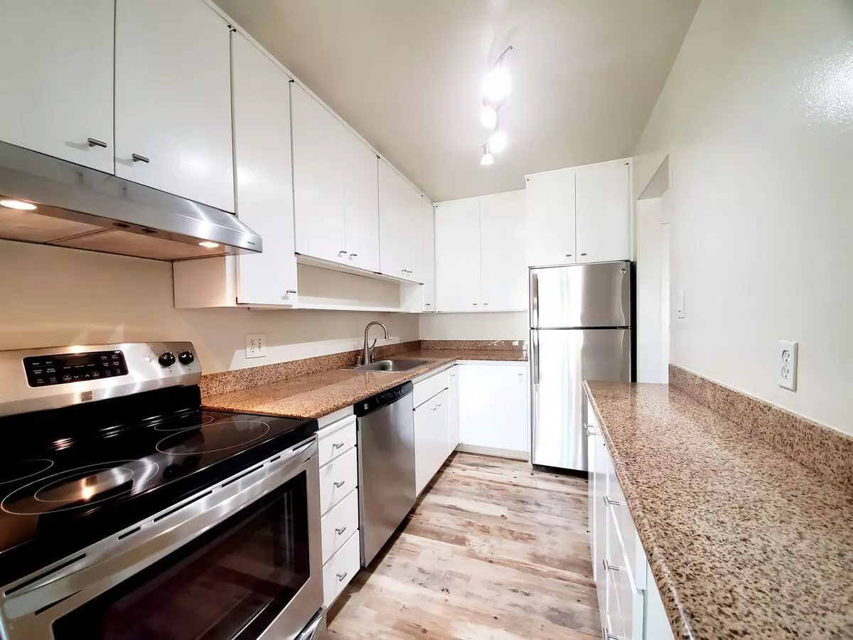 2 Beds • 1 Bath - floor plan