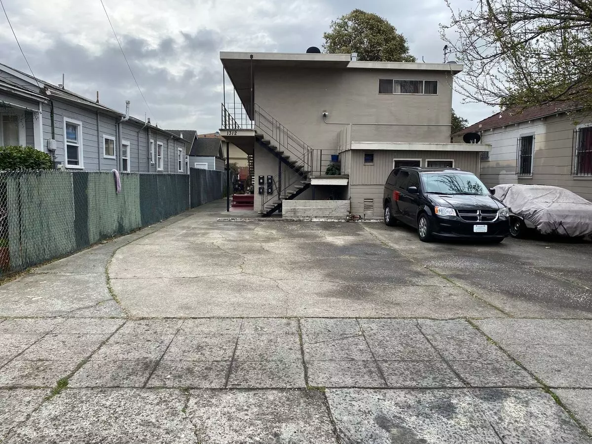 2 Beds • 1 Bath 1 floor plan