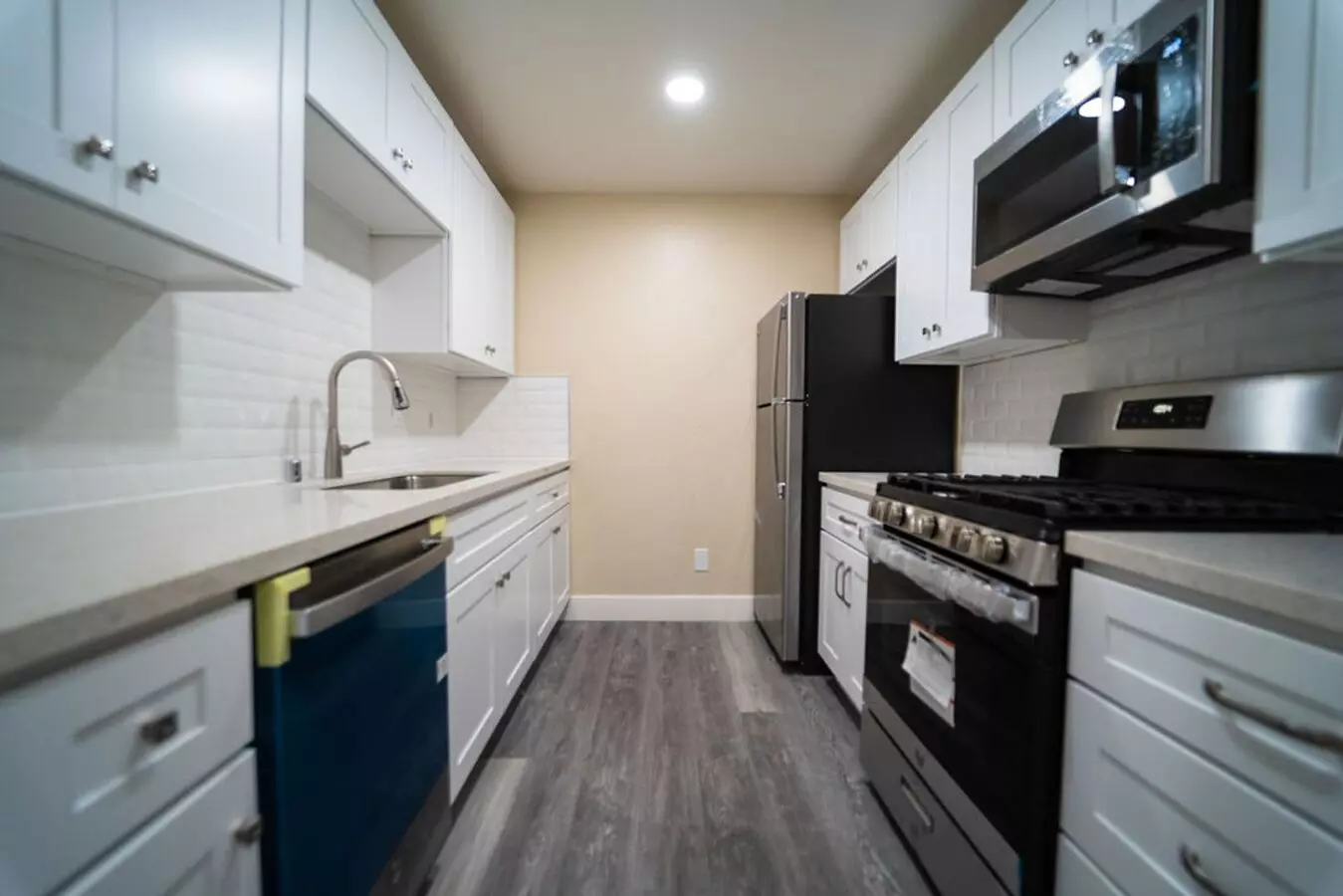 2 Beds • 1 Bath 02 floor plan