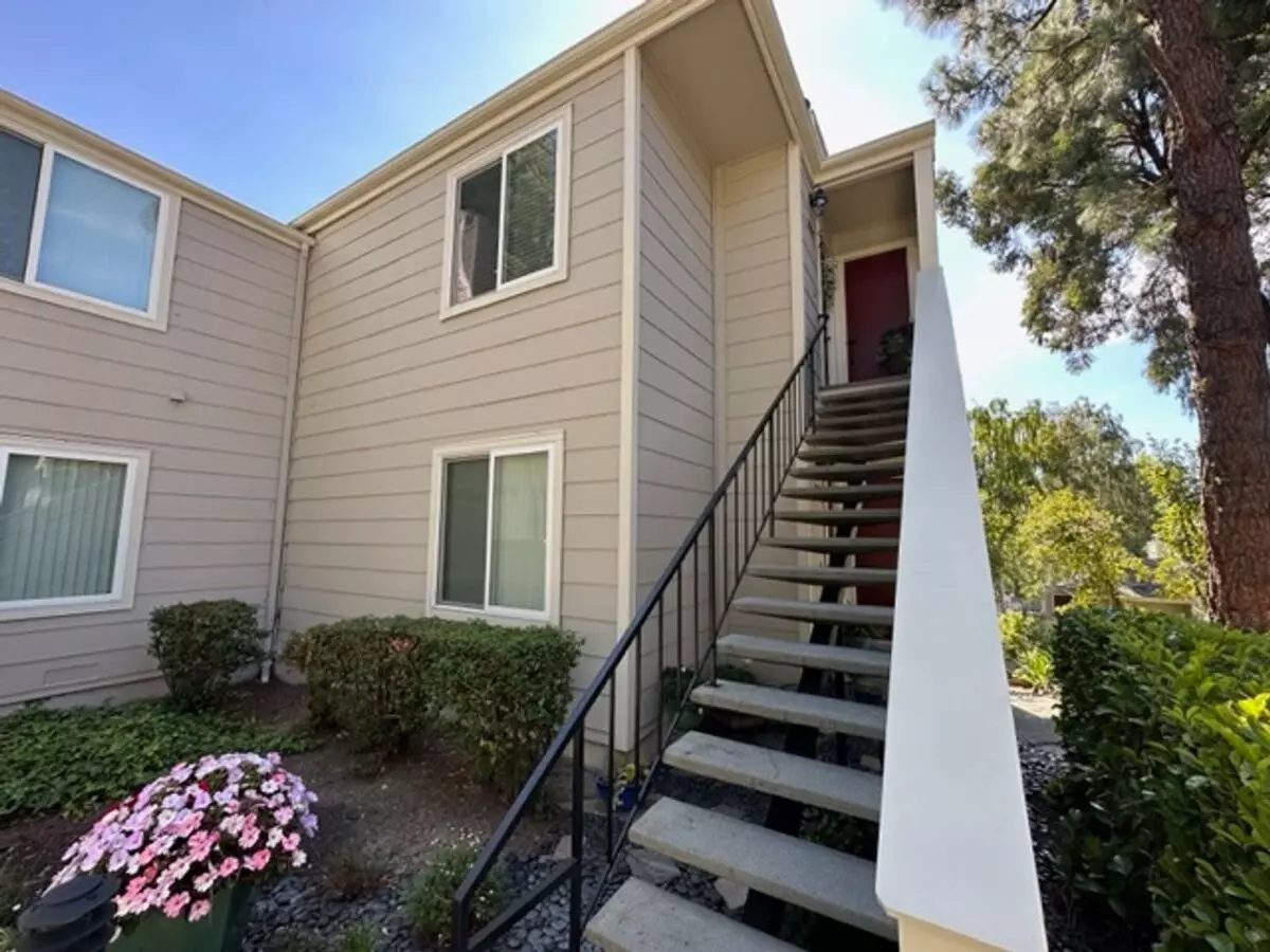 2 Beds • 2 Bath C floor plan