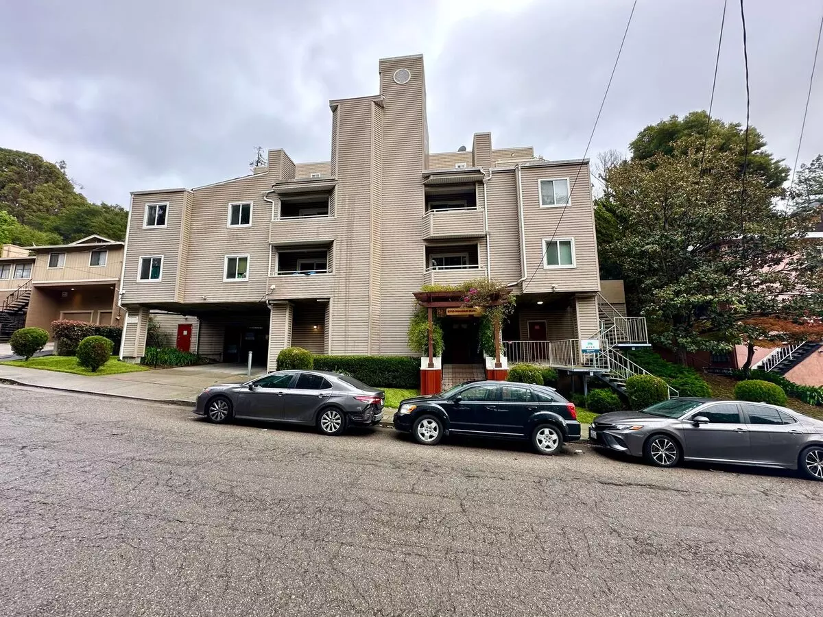 2 Beds • 2 Bath 5 floor plan