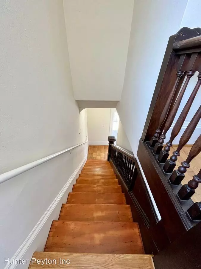 3 Beds • 2 Bath 1027 floor plan