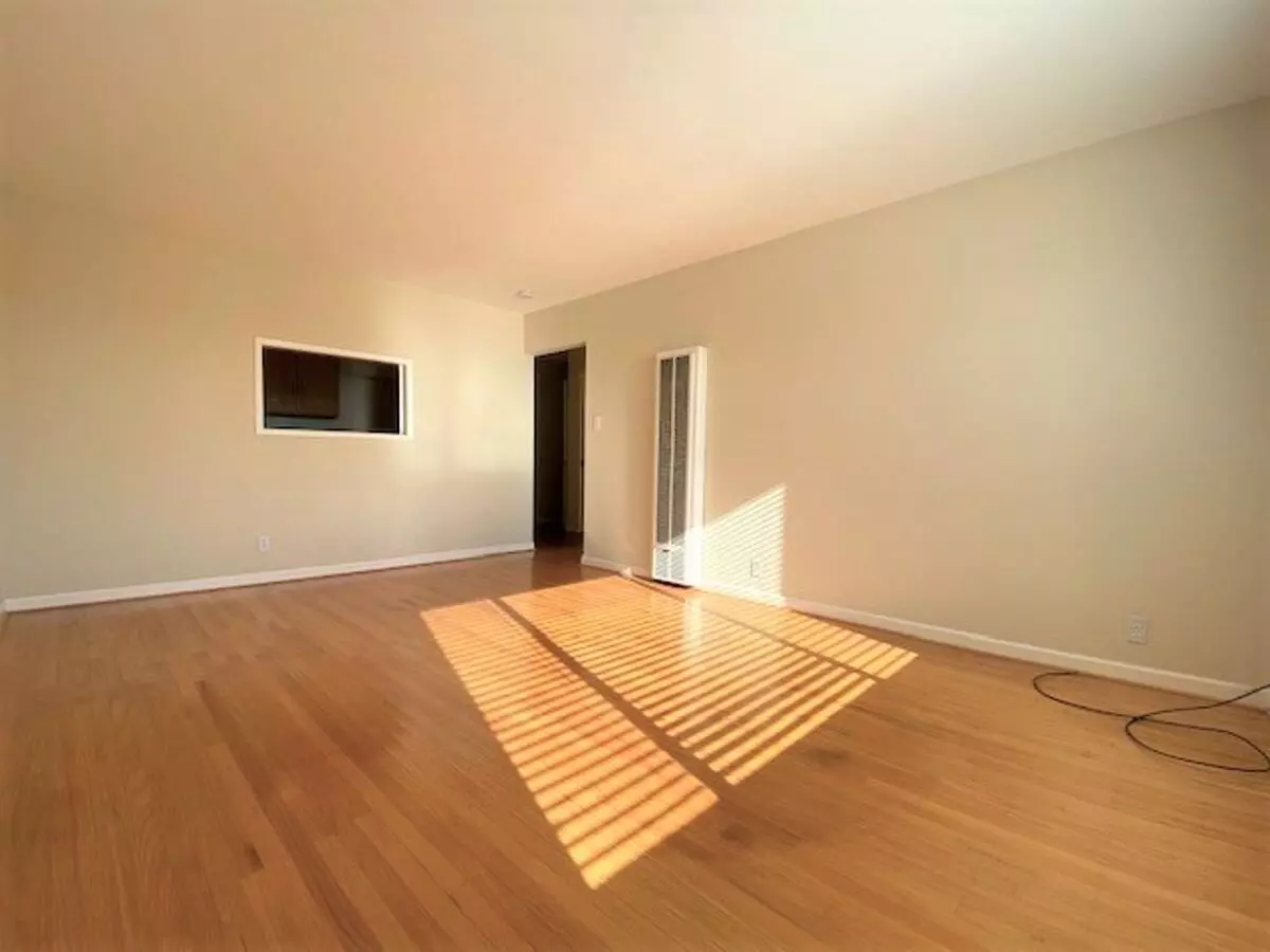 1 Bed • 1 Bath 3 floor plan
