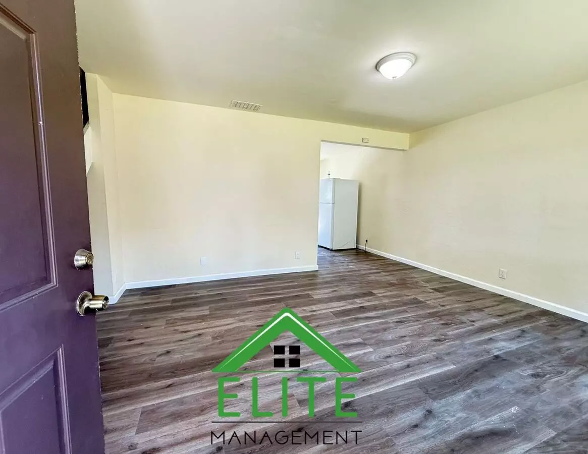2 Beds • 1 Bath - floor plan