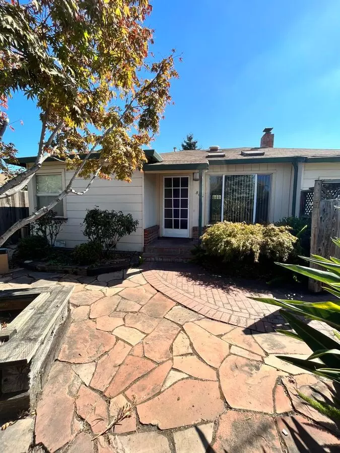 2 Beds • 1 Bath floor plan
