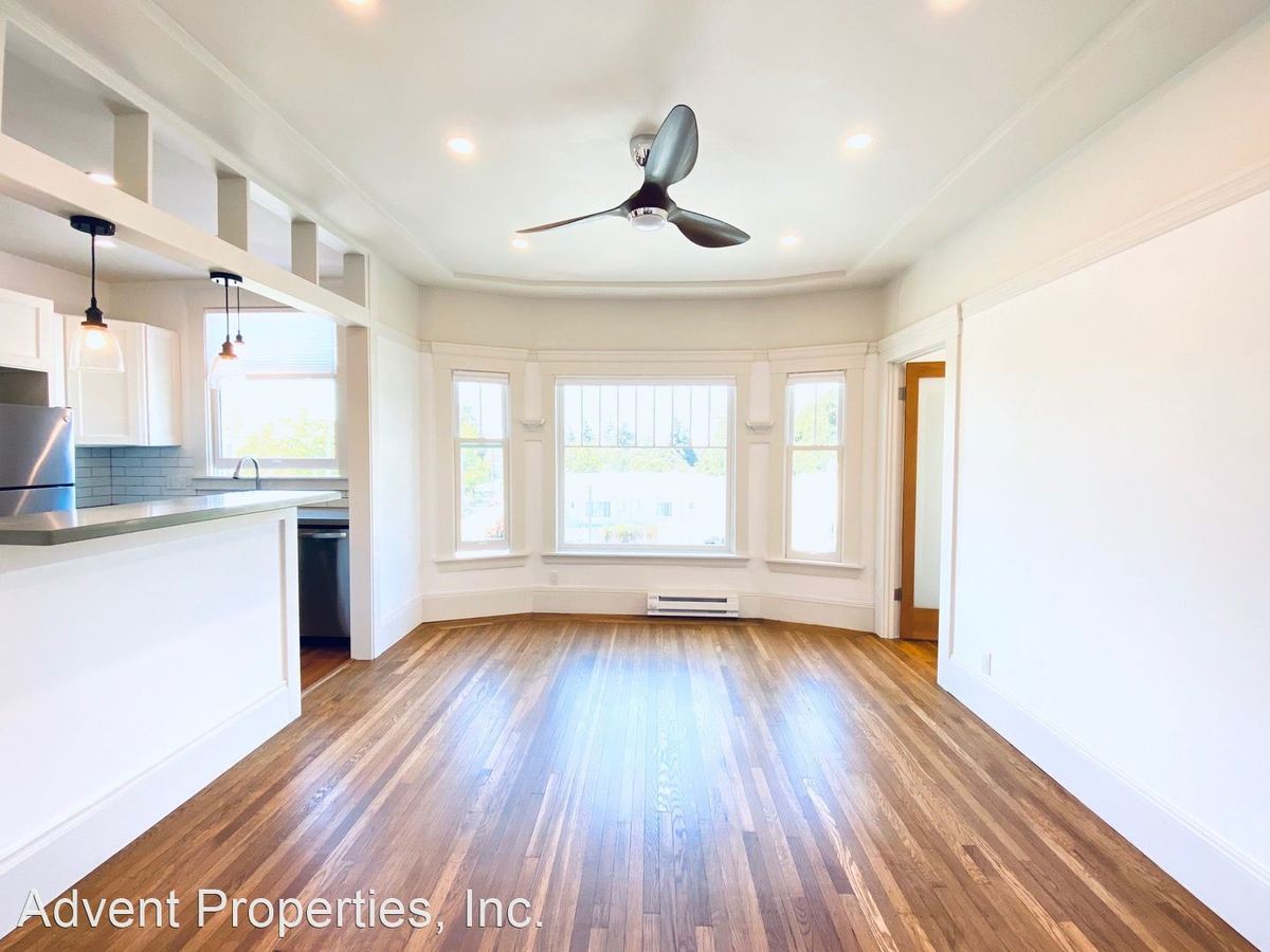 2 Beds • 1 Bath 5 floor plan