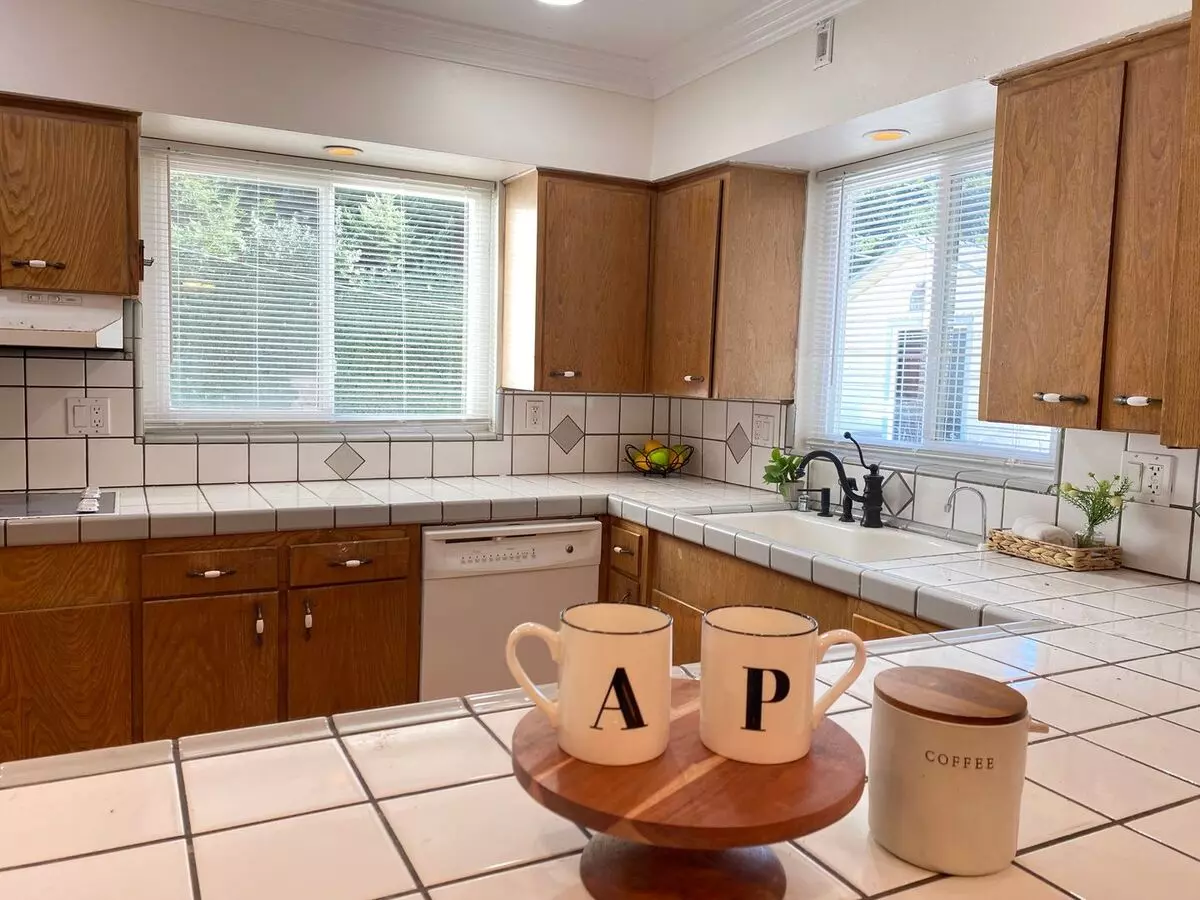 3 Beds • 3 Bath floor plan